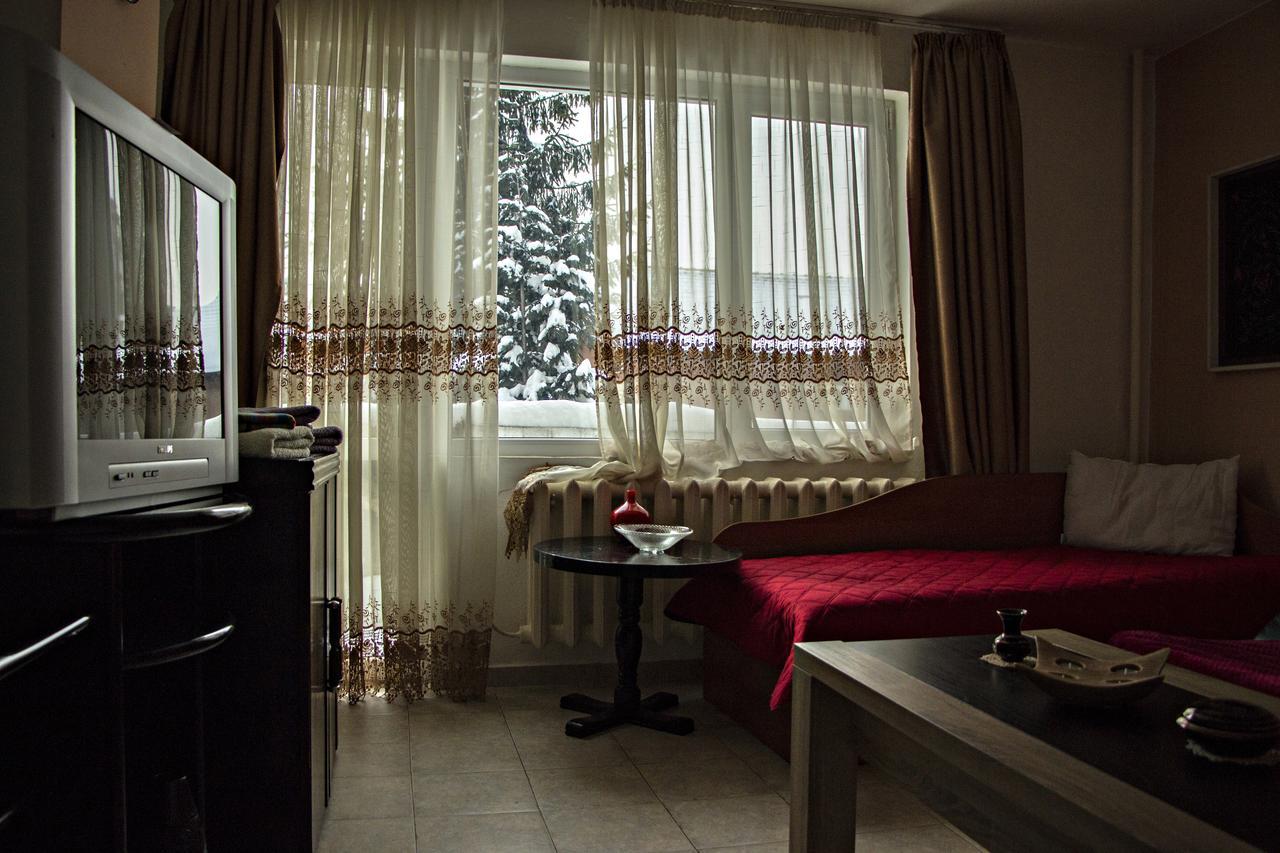 Libera Hostel *